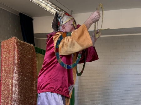 Śmiech, zabawa i pokaz umiejętności - wizyta klauna